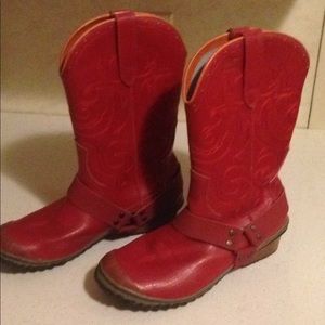 sorel woman's red cowboy boots
